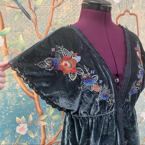 Flying Tomato Velour Embroidered Top - Picture 6 of 7